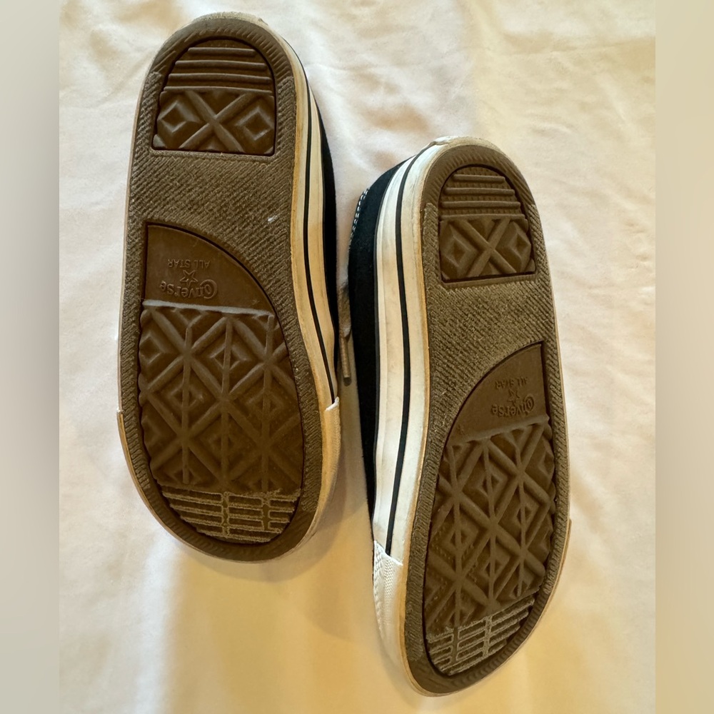 Toddler Black And White Converse Shoes Size 10 - Picture 4 of 6